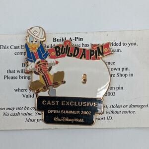 Disney Pin - Donald Duck Build a Pin - 2002